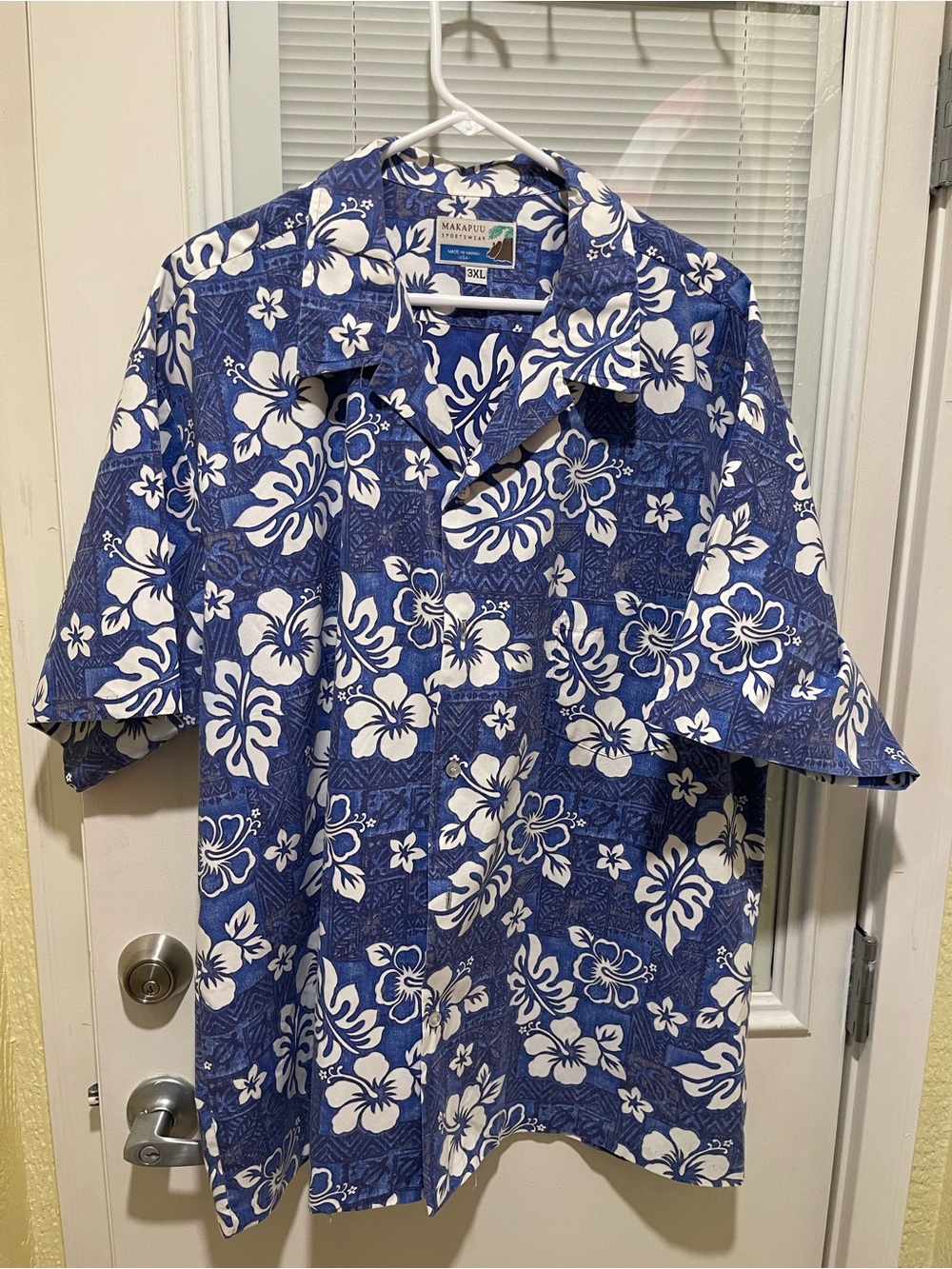 Makapu'u Blue Floral Camp Collar Shirt - Men's Casual Button-Up
